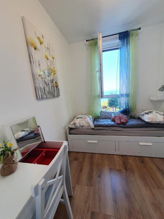 Appartement Studio Apartman Fredi à Opatija Extérieur photo